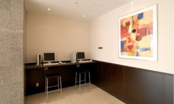 Lobby and Internet Corner