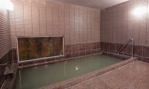 Separate Men's and Women's Large Baths