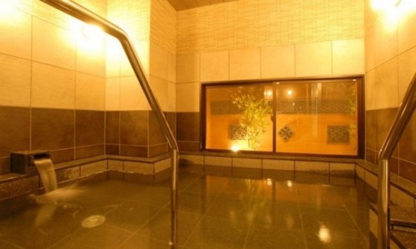 Separate Men's and Women's Large Baths